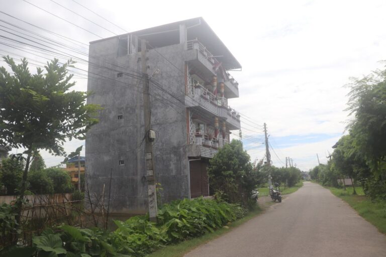 baseni ghar bikri 768x512