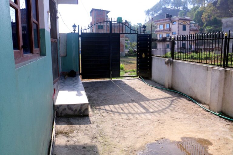 sasto ghar bikri gundu 768x512